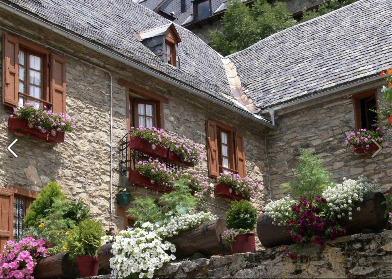 Casa De Piedra Con Encanto En El Bonito Pueblo De Bagergue Eksteriør bilde